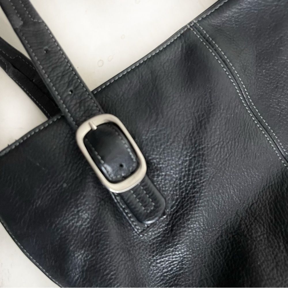 TIGNANELLO Black Pebbled Leather Shoulder Bag Silver Tone Metal Zipper Closure - Picture 8 of 9
